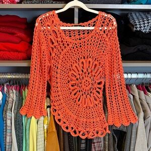 S’magnifique coral long sleeve asymmetrical hem crocheted sweater size S/M